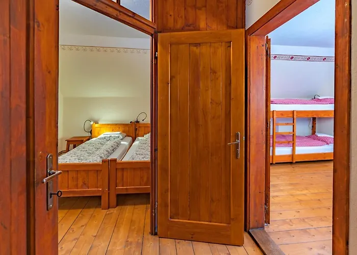 Nyaraló Tonkina Koca *